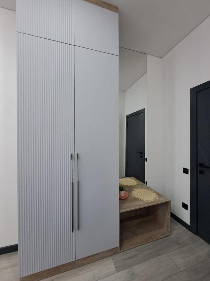 Warm With Shared Bathroom And Kitchen Near Mega Park