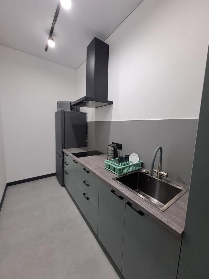 Apartment Warm With Shared Bathroom And Kitchen Near Mega Park Almaty