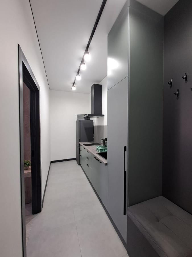 Warm With Shared Bathroom And Kitchen Near Mega Park