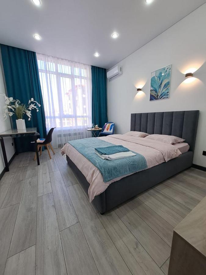Warm With Shared Bathroom And Kitchen Near Mega Park Apartment