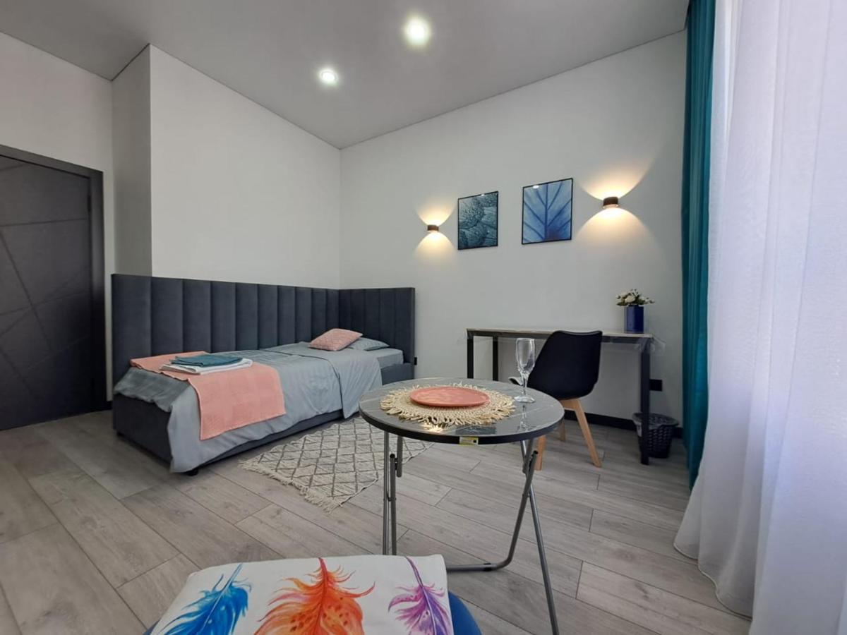 Apartment Warm With Shared Bathroom And Kitchen Near Mega Park Almaty